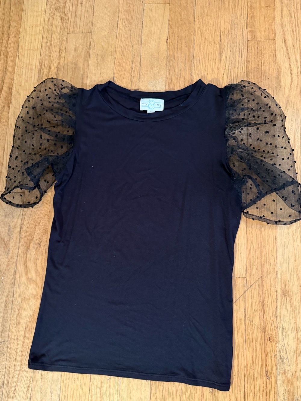 June & Ivy Women’s Navy Blue Blouse with Swiss Dot Puff Sleeves Size Small